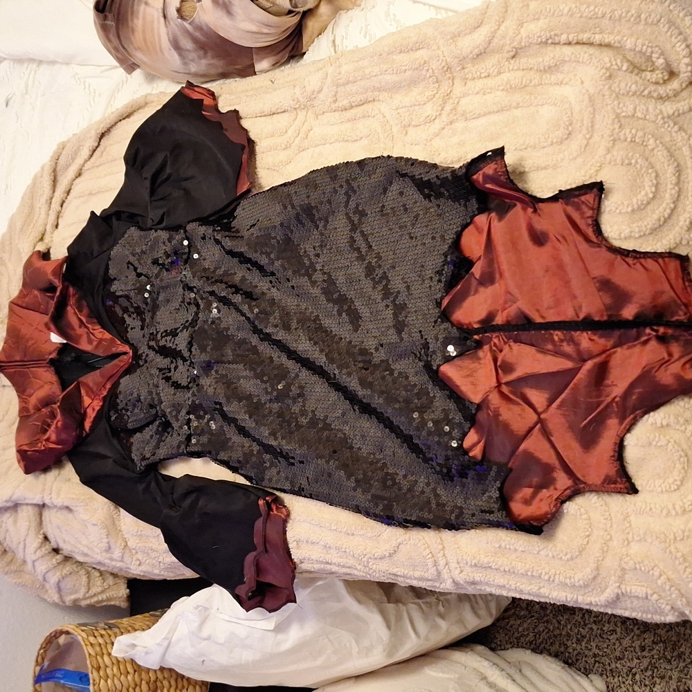 Woman Vampire NEW Halloween Black and Red Sequin Dress